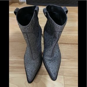 Jessica Simpson Tamira2 short rhinestone embellished western boot in gray.